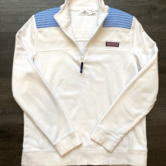Vineyard Vines Sweaters - Vineyard vines pullover with a quarter zip.